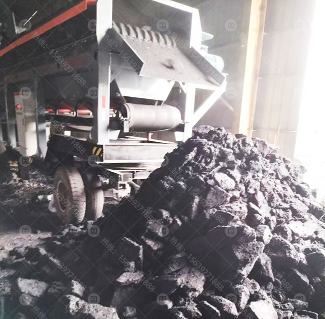 煤矸石滚轴筛筛分现场